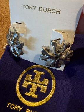 Tory Burch Sculpted Logo Drop Earrings - Silver on Purple Pouch brand new